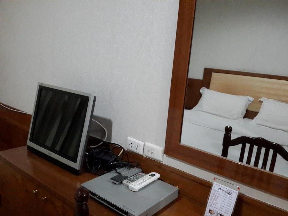 Sun City Hotel Bangkok Luaran gambar