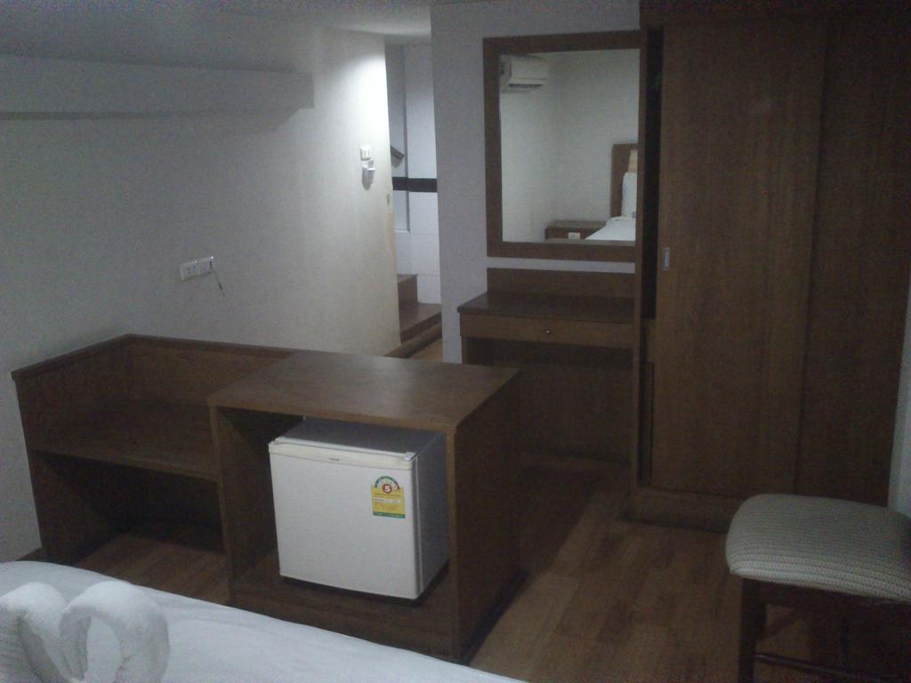 Sun City Hotel Bangkok Luaran gambar